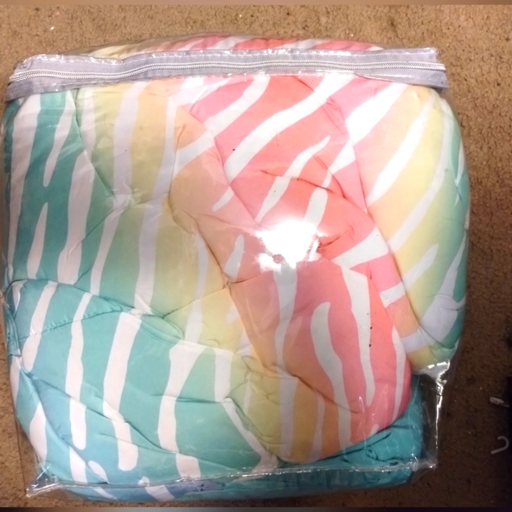 Twin comforter set